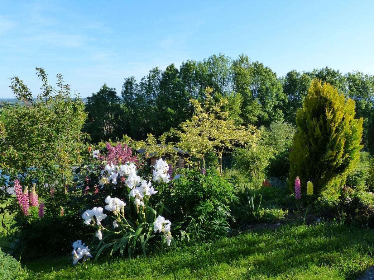 Les Enselmes Bed & Breakfast Montagnieu  Eksteriør bilde